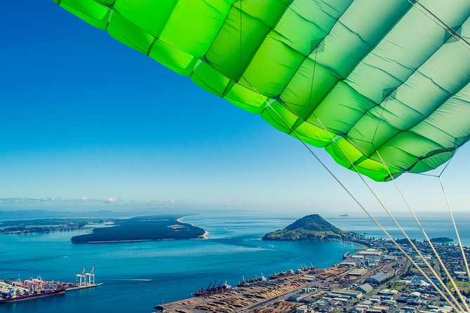 15,000ft Tandem Skydive in Bay of Plenty - What the 15,000-foot freefall feels like