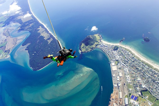 15,000ft Tandem Skydive in Bay of Plenty - Who will get the most from this jump?