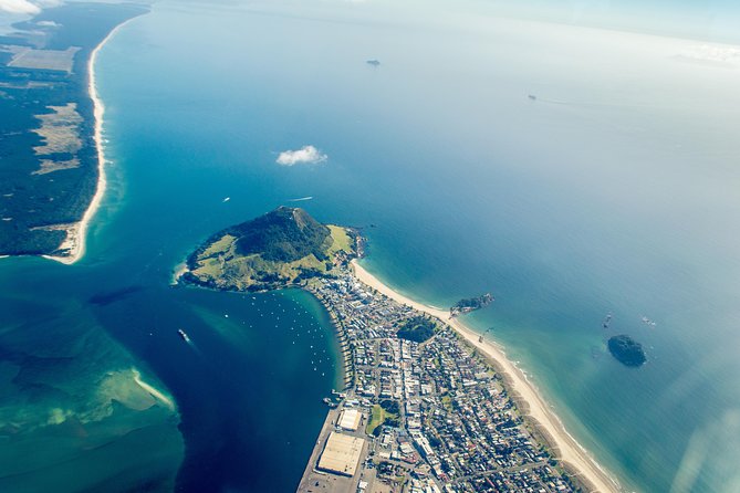 15,000ft Tandem Skydive in Bay of Plenty - The 20 to 25 minute flight over the Bay of Plenty