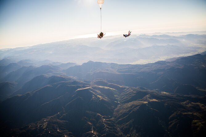 18,000ft Tandem Skydive over Abel Tasman - Why 18,000 feet changes the experience