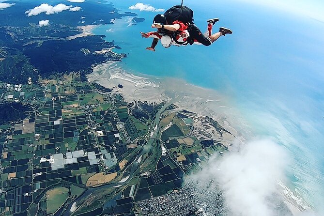 18,000ft Tandem Skydive over Abel Tasman - Is $1,080 good value?