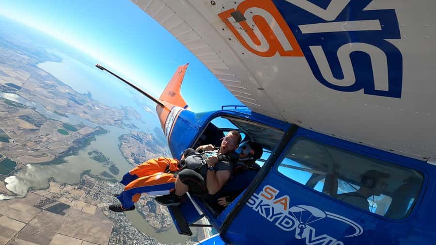 Adelaide: Tandem Skydiving over Lake Alexandrina - Arriving at the private Wellington airfield