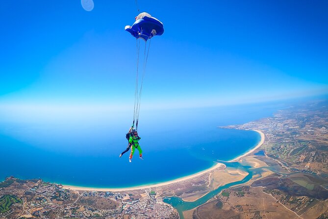 Algarve Tandem Skydive 10.000ft - Preparing for the tandem jump
