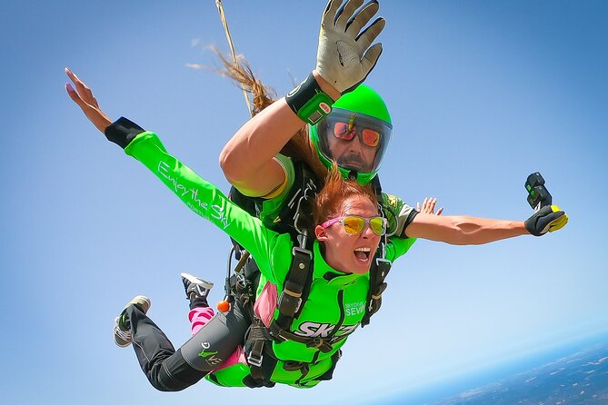 Algarve Tandem Skydive 15.000ft - Arriving at Alvor Airfield