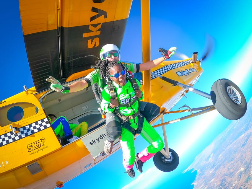 Algarve: Tandem Skydiving Adventure 15,000 to 10,000 Feet - Why the safety support matters