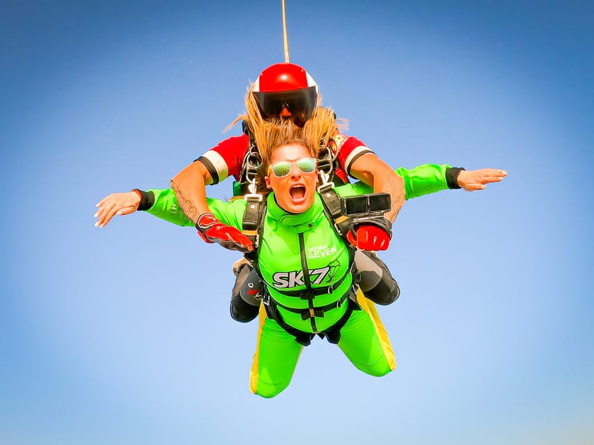 Algarve: Tandem Skydiving Adventure 15,000 to 10,000 Feet - Meeting the instructor and learning the basics