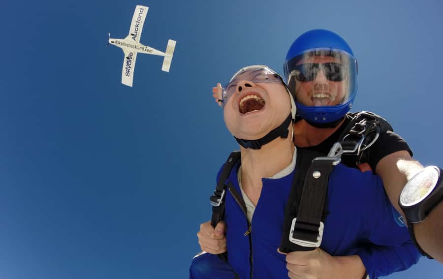 Auckland: 13000, 16000, or 18000-Foot Tandem Skydive - The flight up gives you time to take it in