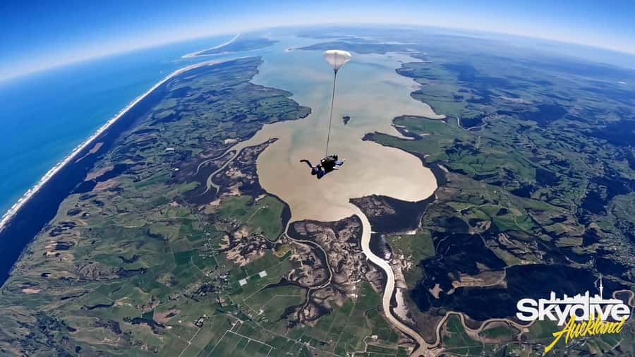 Auckland: 13000, 16000, or 18000-Foot Tandem Skydive - What the first freefall feels like