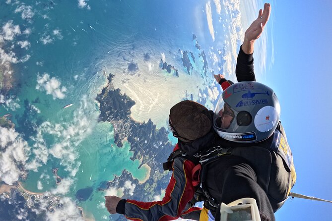 Bay of Islands: 12,000ft Skydive - What the tandem format means for you
