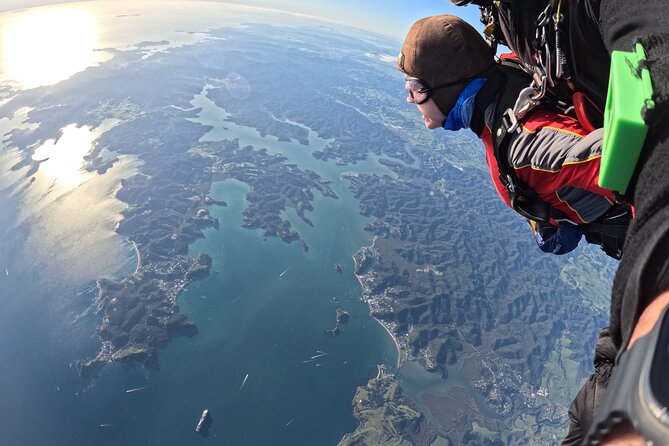 Bay of Islands: 9000ft Skydive - The jump, from plane to canopy