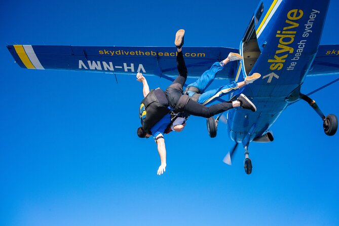Byron Bay: Tandem Skydive Experience - A tandem jump with a real human guide