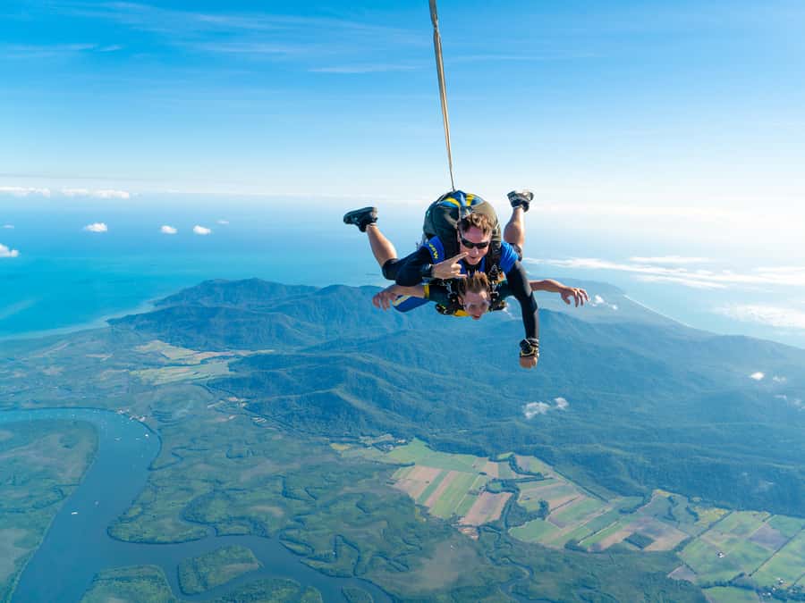 Cairns: Tandem Skydive Experience - A Cairns skydive that makes the most of a short visit