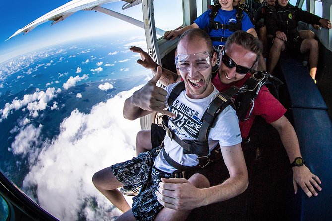 Cairns: Tandem Skydive Experience over Reef & Rainforest - A 15,000-foot view of Cairns
