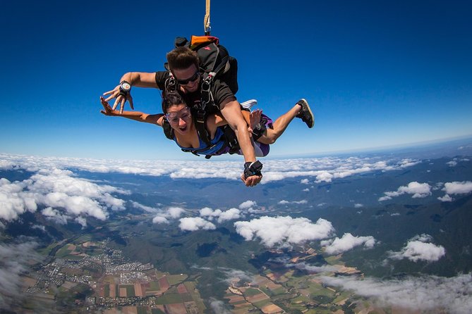 Cairns: Tandem Skydive Experience over Reef & Rainforest - From the Cairns meeting point to the aircraft