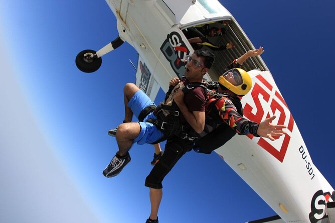 Dubai Skydive Tandem Over The Palm including Transfers - The instructor and tandem system