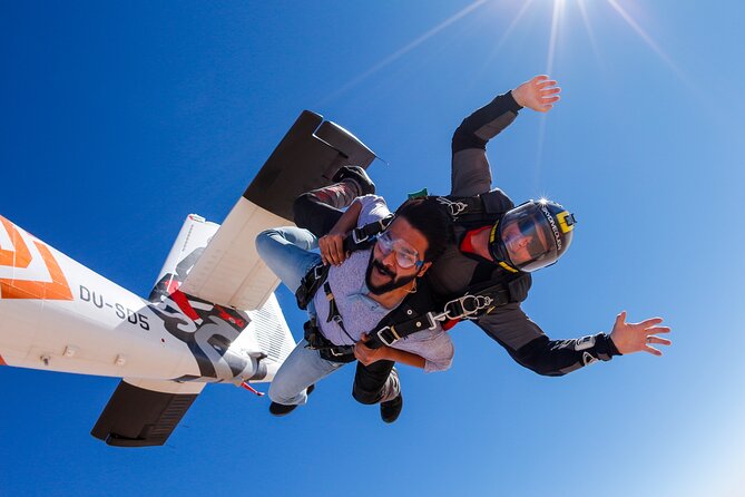 Dubai Skydive Tandem Over The Palm including Transfers - What happens during the four-hour visit