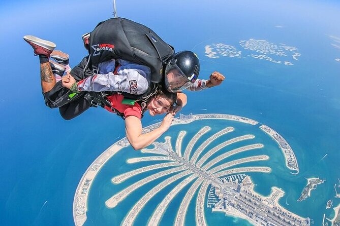 Dubai Skydive Tandem Over The Palm With Optional Transfers - Who should book this experience?