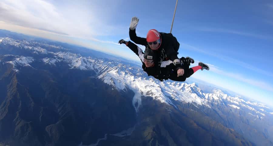 Franz Josef: 13,000ft, 16,500ft or 18,000ft Skydive - What the instructor does, and what you need to do