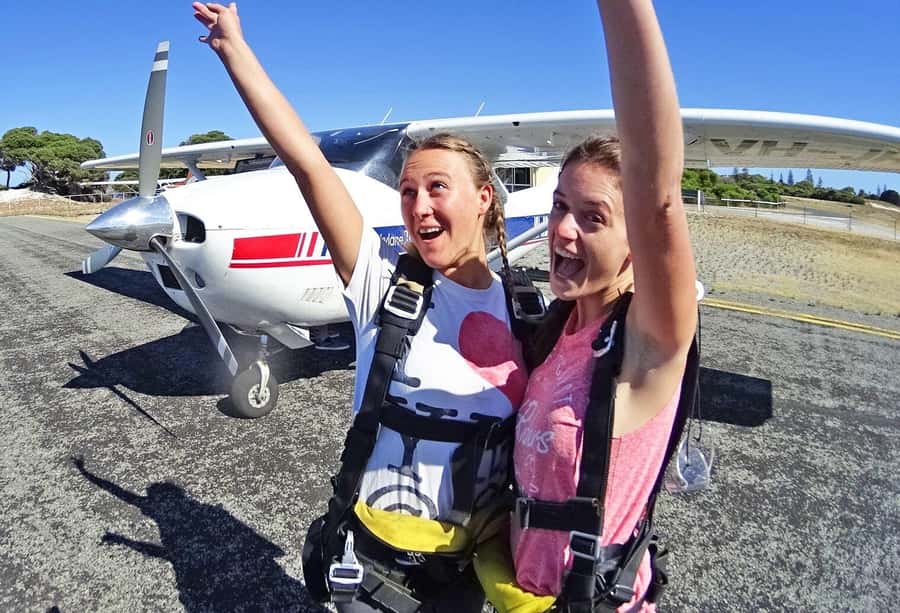 Fremantle: Rottnest Island Skydive and Ferry Package - Climbing above Rottnest Island