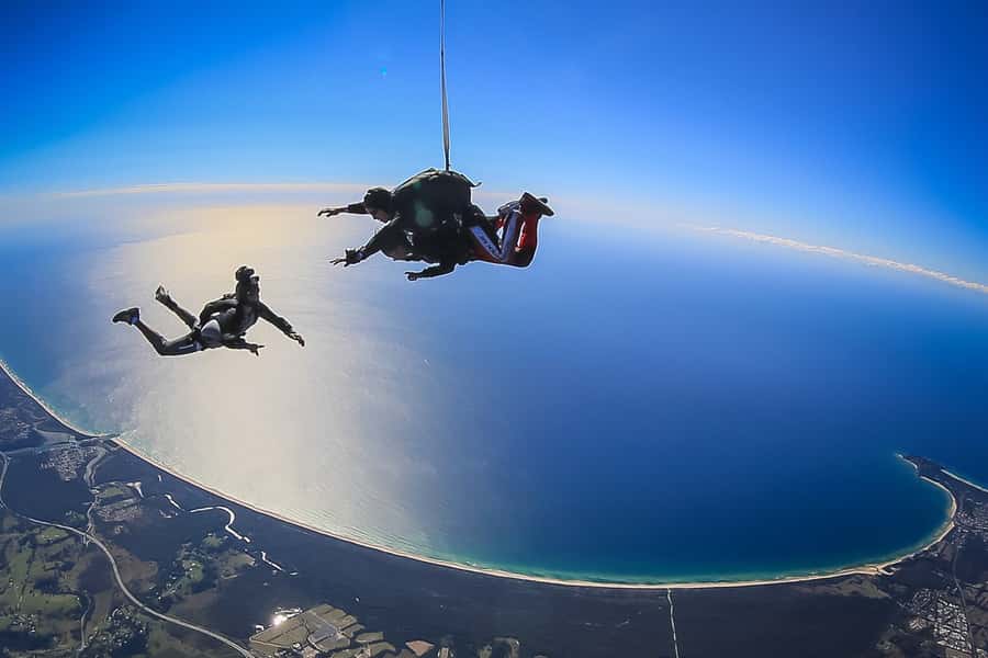 From Brisbane: Tandem Skydive Experience over Byron Bay - From Brisbane to the beachside drop zone