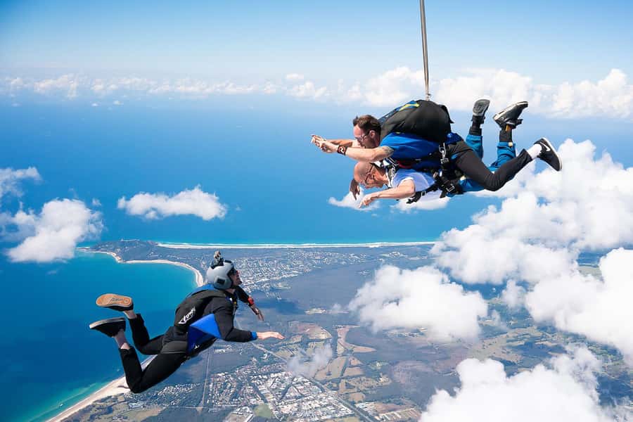 From Gold Coast: Tandem Skydive Experience over Byron Bay - From Surfers Paradise to Byron Bay by road