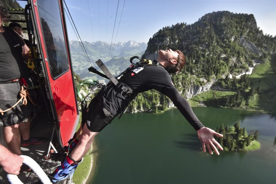 From Interlaken: Stockhorn Bungee Jump - What happens at the open door