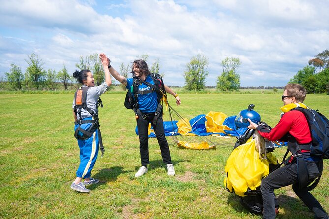 From Melbourne: Tandem Skydive over Great Ocean Road - Five minutes under the parachute