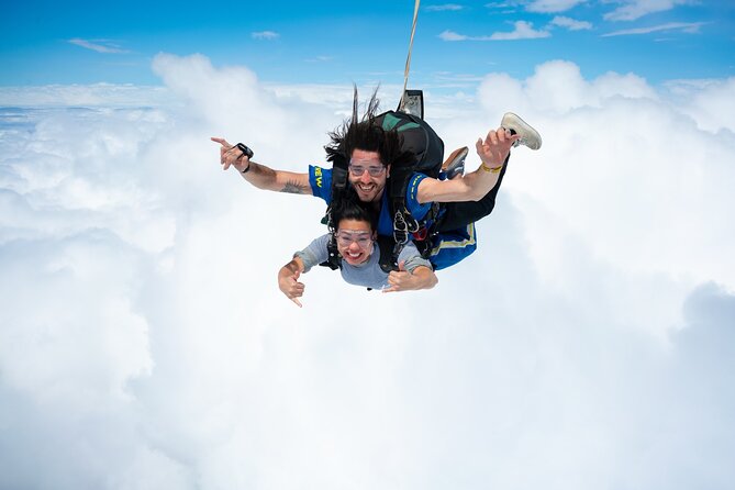 From Melbourne: Tandem Skydive over Great Ocean Road - Photos and video cost extra