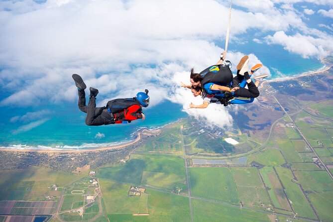 From Melbourne: Tandem Skydive over Great Ocean Road - Who should book this coastal jump