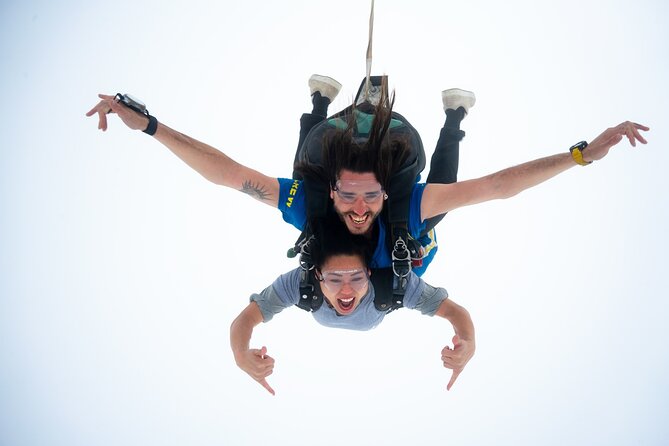 From Melbourne: Tandem Skydive over Great Ocean Road - The scenic flight sets up the moment