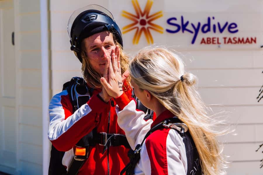 From Motueka: Abel Tasman Tandem Skydive Experience - The 15 to 20 minute scenic flight