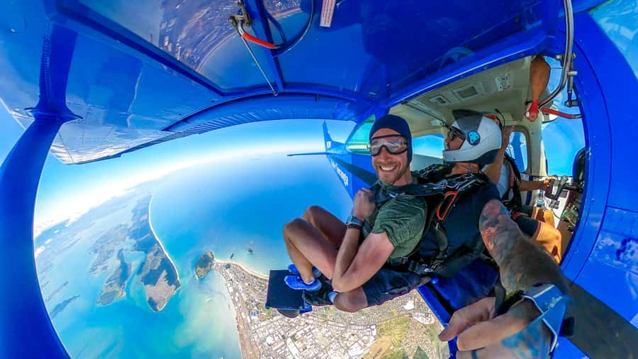 From Tauranga: Skydive over Mount Maunganui - Key points to know before you book