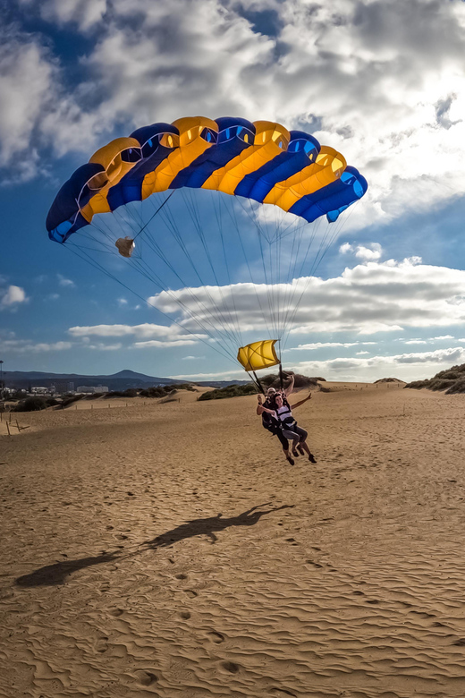 Gran Canaria : Skydiving over Maspalomas Dunes - Who should choose this experience?