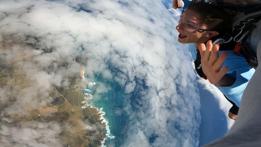 Great Ocean Road: Skydive over the Twelve Apostles - Who should book this tandem jump