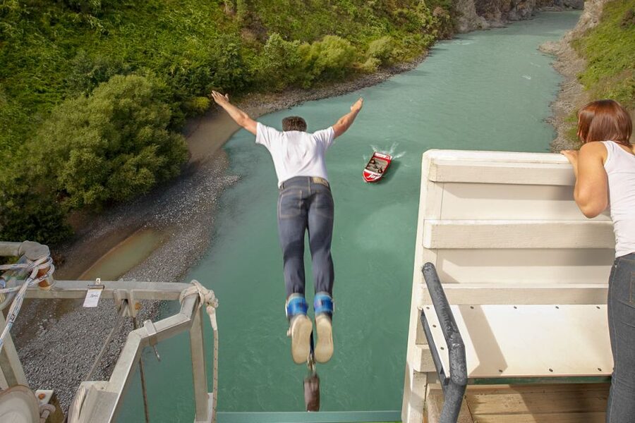 Hanmer Springs: 35-Meter Bungy Jump off Waiau Bridge - Is $129 good value?