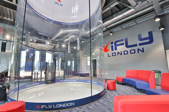 Indoor Skydiving Experience at iFLY London 2 Flights - Photos, videos, and the family-group problem
