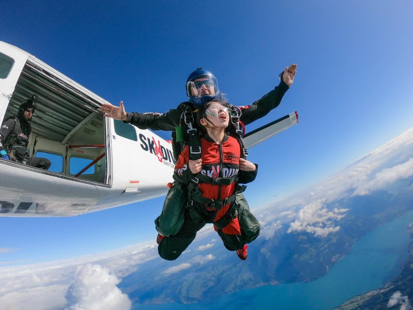Interlaken: Airplane Skydiving over the Swiss Alps - The 15-minute flight over the Bernese Alps