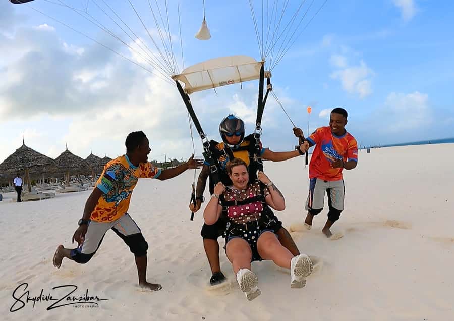Kendwa: Tandem Skydive in Zanzibar - From Kendwa Beach to 10,000 feet