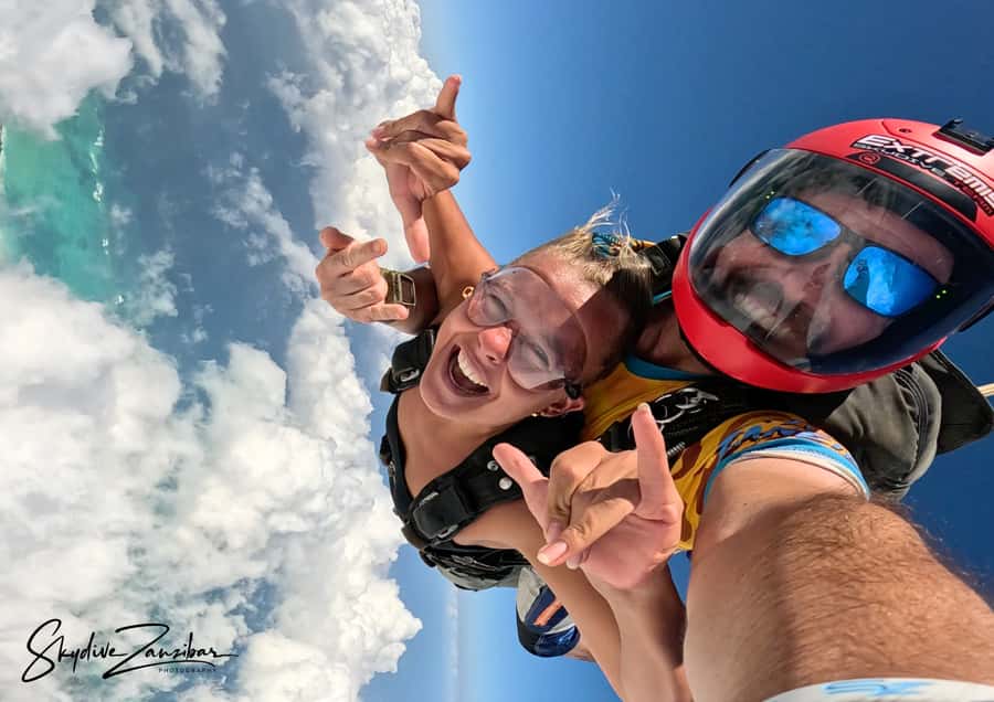 Kendwa: Tandem Skydive in Zanzibar - Five to ten minutes beneath the parachute