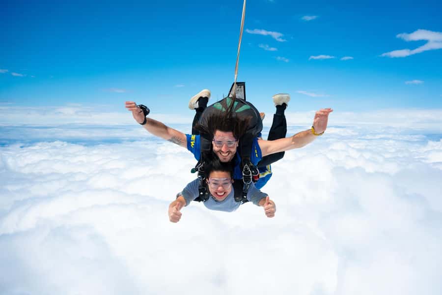 Melbourne: Tandem Skydive over Great Ocean Road + Transfer - What the freefall feels like