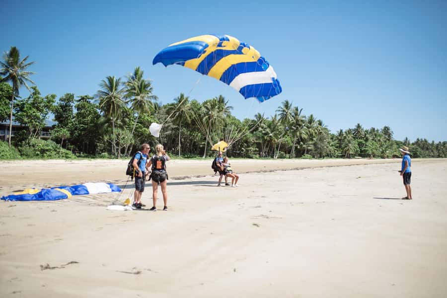 Mission Beach Tandem Skydive Experience - Getting there from Cairns and planning your day
