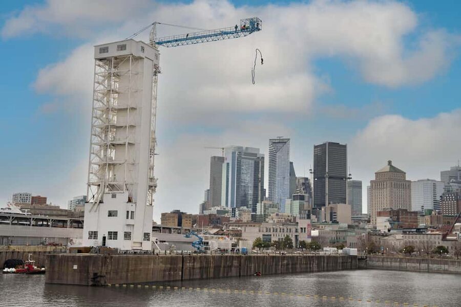 Montreal Bungee: The highest bungee jump in Canada - The Convoyeur Tower and the Old Port setting