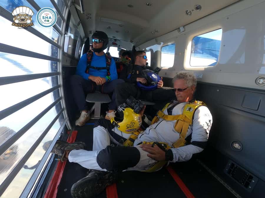 Pattaya: Dropzone Tandem Skydive Experience with Ocean Views - The free-fall and the sudden quiet