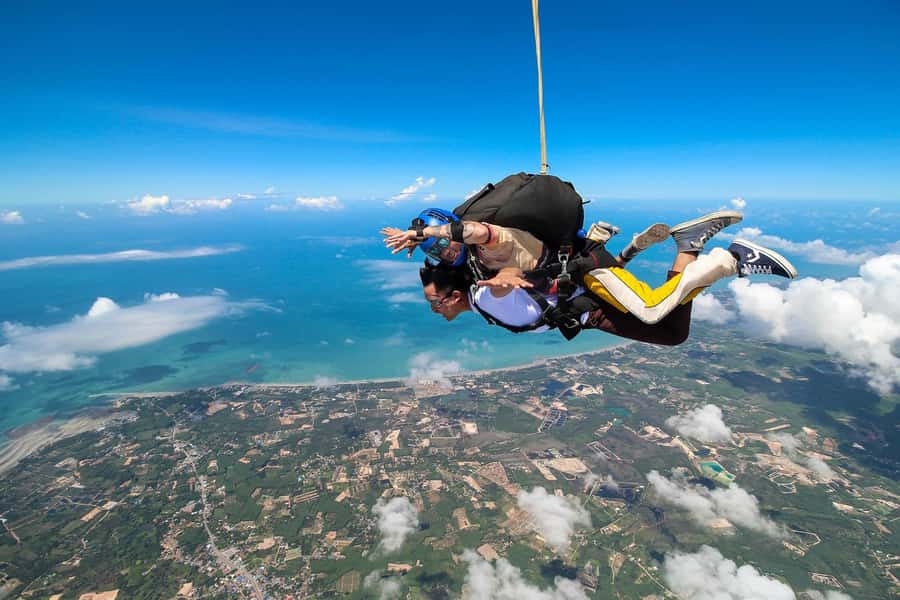 Pattaya: Dropzone Tandem Skydive with Return Transfer - The certificate and optional photo packages