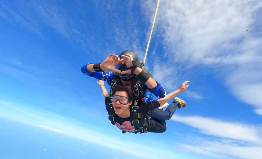 Pattaya: Dropzone Tandem Skydive with Return Transfer - Who should consider this Pattaya outing?