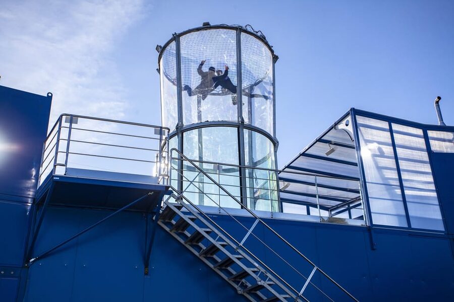 Porto/Maia: Indoor Skydiving Experience - Practical clothing and arrival advice