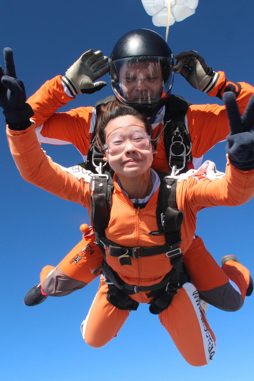 Prague: Tandem Skydiving 14,000ft over Prague with Transfers - From central Prague to the airport in 40 minutes