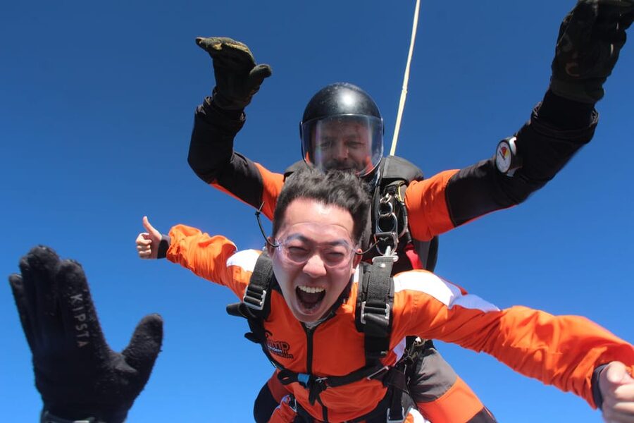 Prague: Tandem Skydiving 14,000ft over Prague with Transfers - Safety, health rules, and practical limits