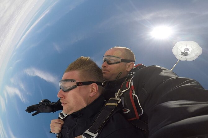 Private Skydiving Experience In Belgrade - Preparation for a first tandem jump
