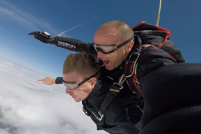 Private Skydiving Experience In Belgrade - The aircraft flight and the 3,000-meter exit